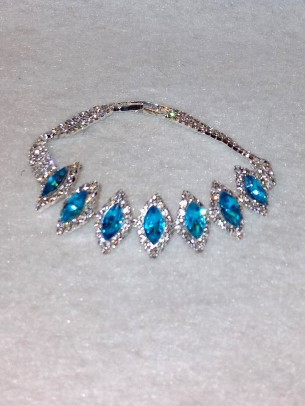 Brand New Beautiful 7 Blue Marquise and White Stones Bracelet